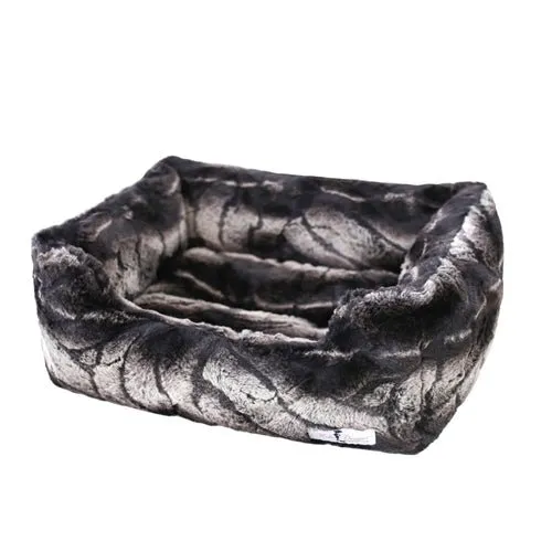 Deluxe Bed in Chinchilla
